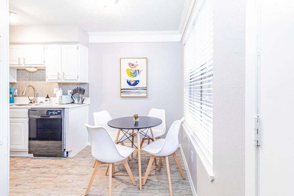 Central 1Br King Bed Suites, Close To Downtown & Domain Остин Экстерьер фото